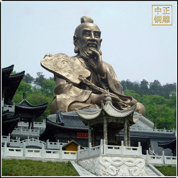 大型墨子半人雕塑.jpg